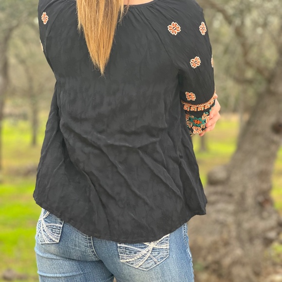 Sundance Top - Picture 3 of 3